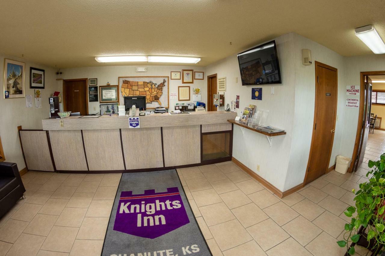 Knights Inn - Chanute Kültér fotó